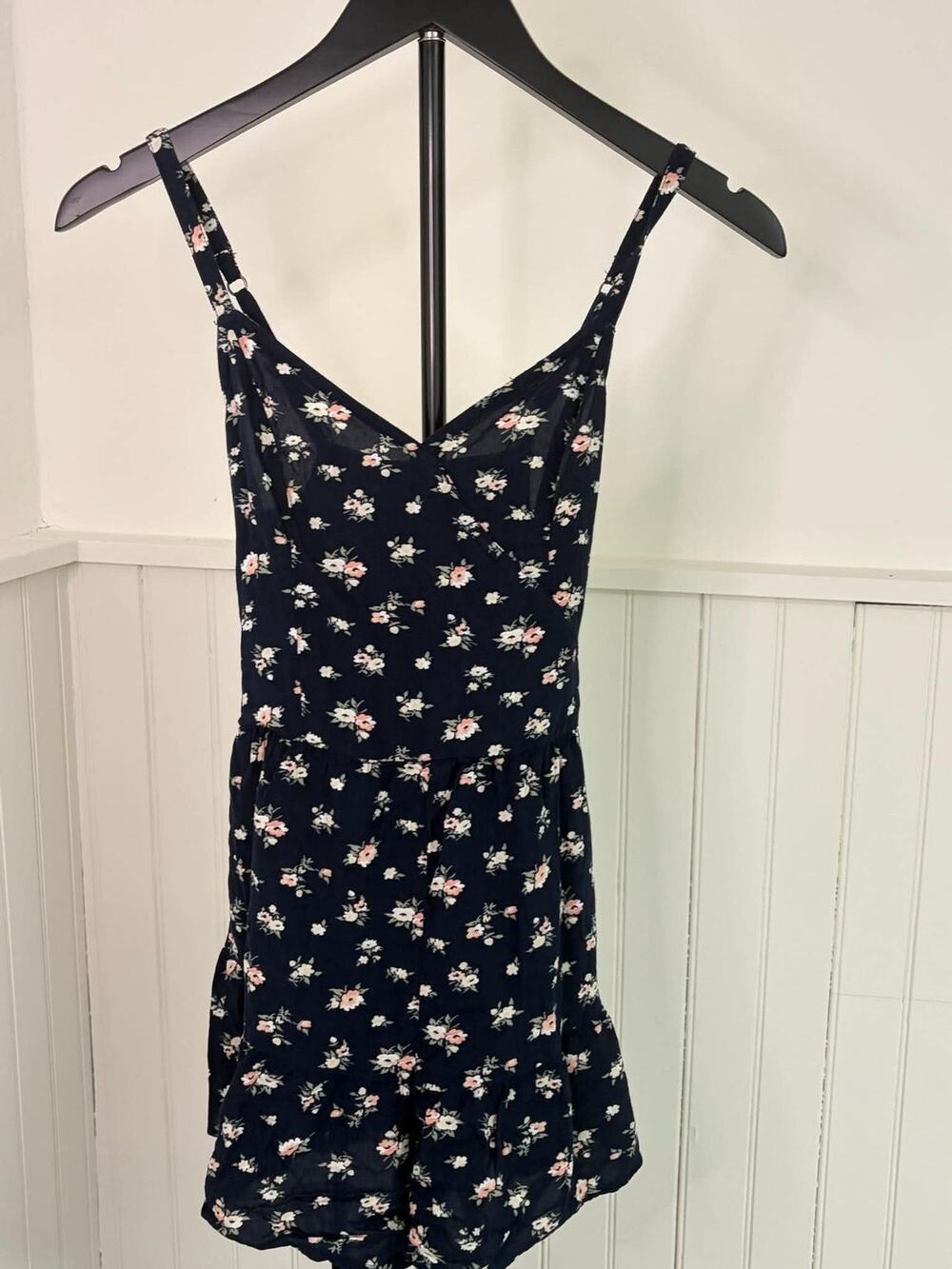 Hollister Women’s XS Navy Floral Romper